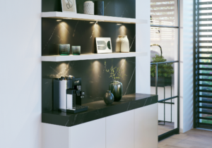 koffiecorner, koffiehoekje, strakke keuken, zwart witte keuken