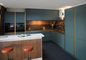 Klassieke keuken met gouden details
